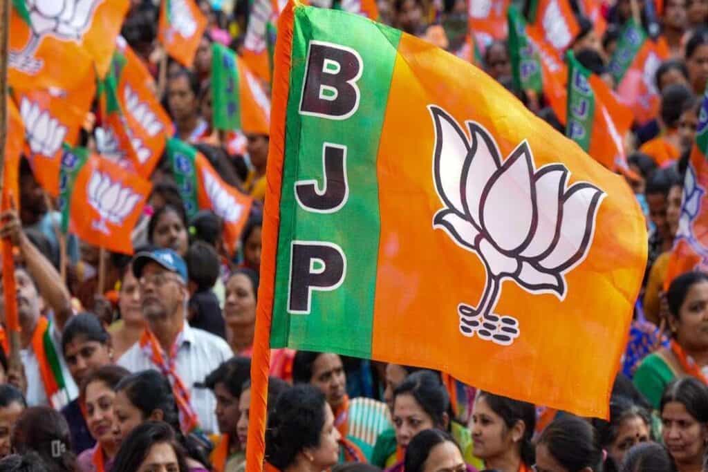 Veteran BJP leader passes away: भाजपा के दिग्गज नेता का निधन, चार बार रहें सांसद, पढें