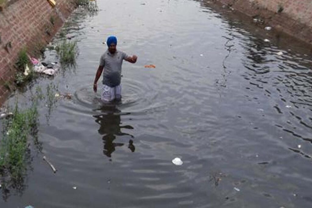 Dead body found in Jalandhar canal