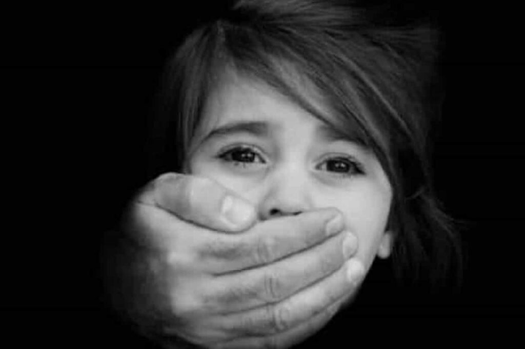 11 साल की बच्ची के साथ पड़ोसी ने किया ये घिनौना काम, जाने पूरा मामला