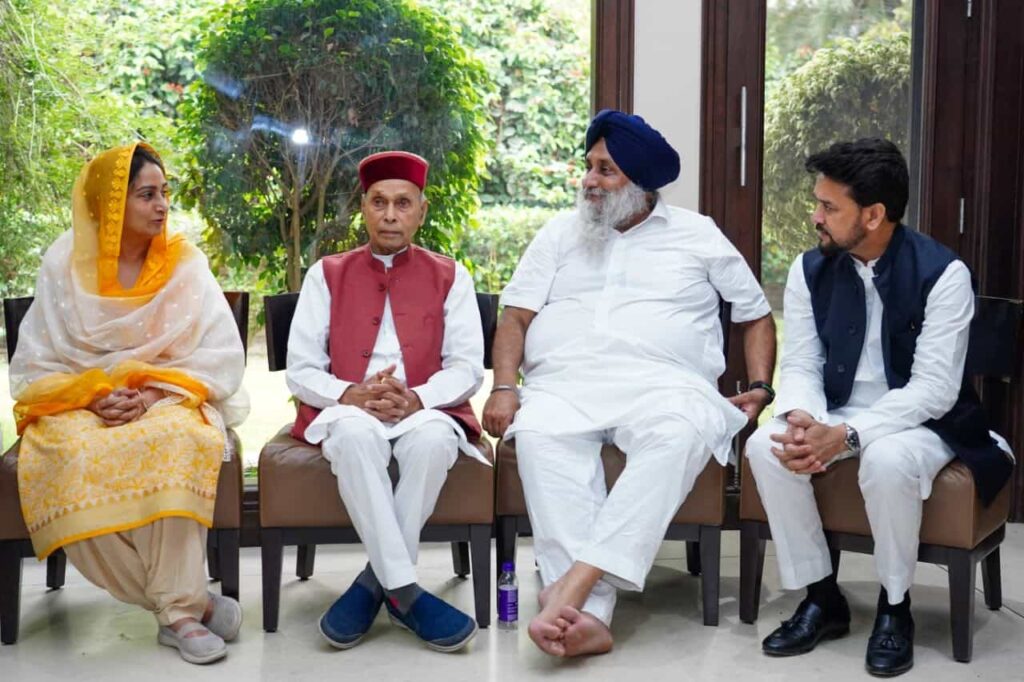 बादल साहब का जाना एक युग का अंतः अनुराग ठाकुर  बादल साहब व धूमल जी के मधुर संबंधों का लाभ हिमाचल-पंजाब दोनों को ही मिला: अनुराग ठाकुर