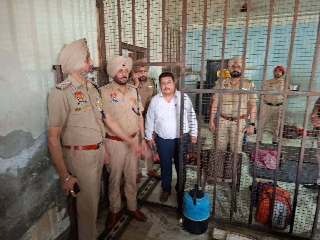 युद्ध नशे के विरुद्ध: शाहकोट क्षेत्र में चल रहे 2 अनाधिकृत नशा मुक्ति केंद्रों पर बड़ी कार्रवाई, 76 लोगों को छुड़ाया; संचालकों के खिलाफ मामला दर्ज