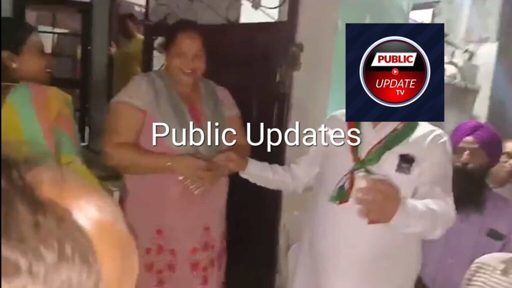 सुशील रिंकू के घर के पास काँग्रेस ने चुनाव प्रचार के दोरान बांटे पैसे ! पैसे बांटने की Video बनने के बाद कहा की ये है हमारे जानकार और ये Video मत चलाना ! जालंधर काँग्रेस प्रधान से बातचीत मे उन्होने कहा की हो सकती है पुरानी Video
