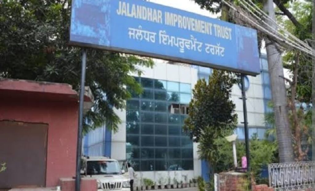 500 करोड़ का घोटाला: अरोड़ा की गिरफ्तारी के बाद अब इंप्रूवमेंट ट्रस्ट कस सकता है सरकार का शिकंजा, प्लॉट की रजिस्ट्रियां बिना पैसों के!