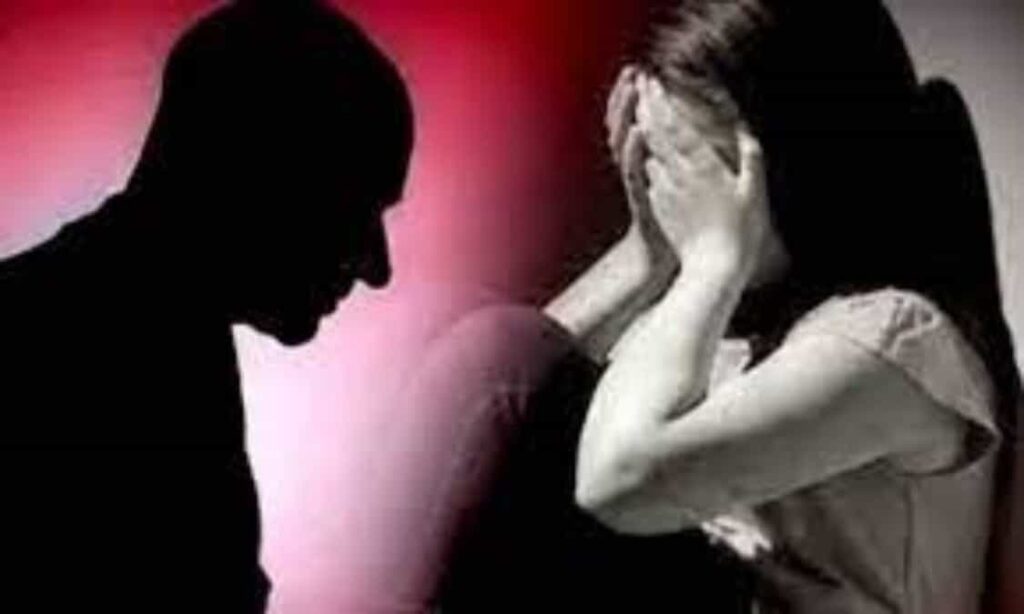 18 साल की अपनी ही बेटी के साथ बलात्कार करने का मामला सामने आया, पढ़िए पूरी ख़बर