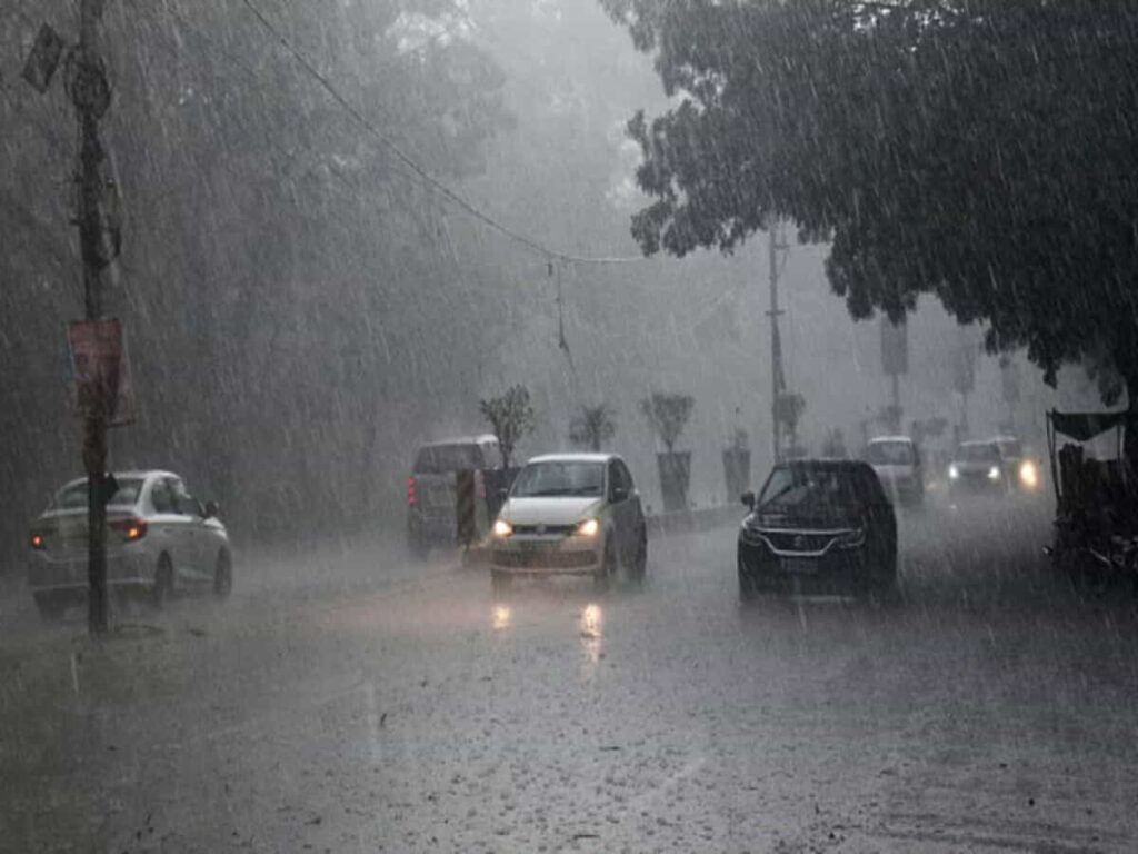 Punjab weather:  मौसम को लेकर जारी हुआ अलर्ट, अन्य 3 घंटो में पड़ सकती है मूसलाधार वर्षा