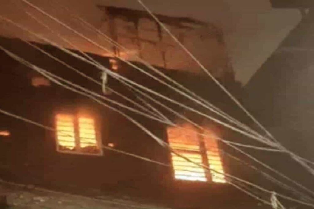 Jalandhar News: जालंधर के इस इलाके में लगी भयानक आग, पढ़ें