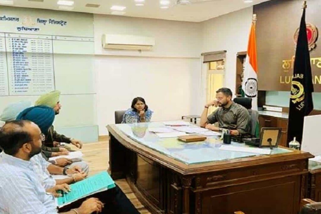 Ludhiana News: DC ने हलवारा इंटरनेशनल एयरपोर्ट का काम जल्द पूरा करने के लिए अधिकारियों को दिए सख़्त आदेश, पढ़ें