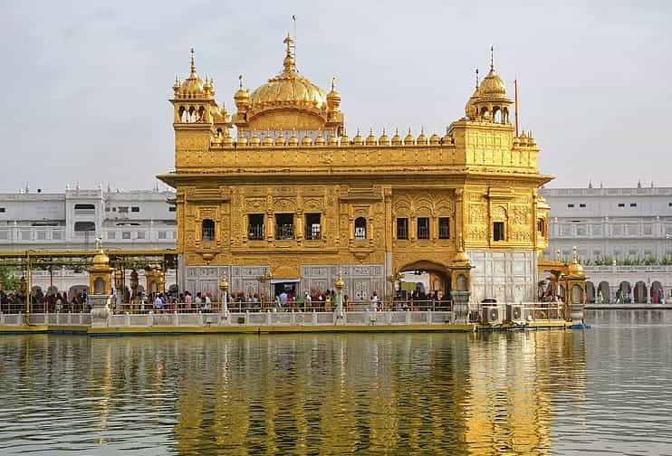 Amritsar: Golden Temple जाने वालो के लिए अहम् ख़बर, अब इस काम पर लगी रोक