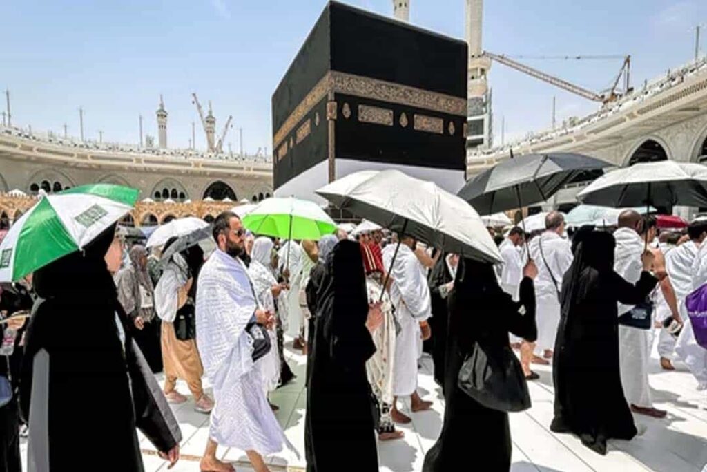 Saudi Arabia Hajj Pilgrimage 2024: सऊदी अरब हज यात्रा करने गए 22 श्रद्धालुओं की मौत, सड़क पर बिखरे पड़े शव, देखें वीडियो