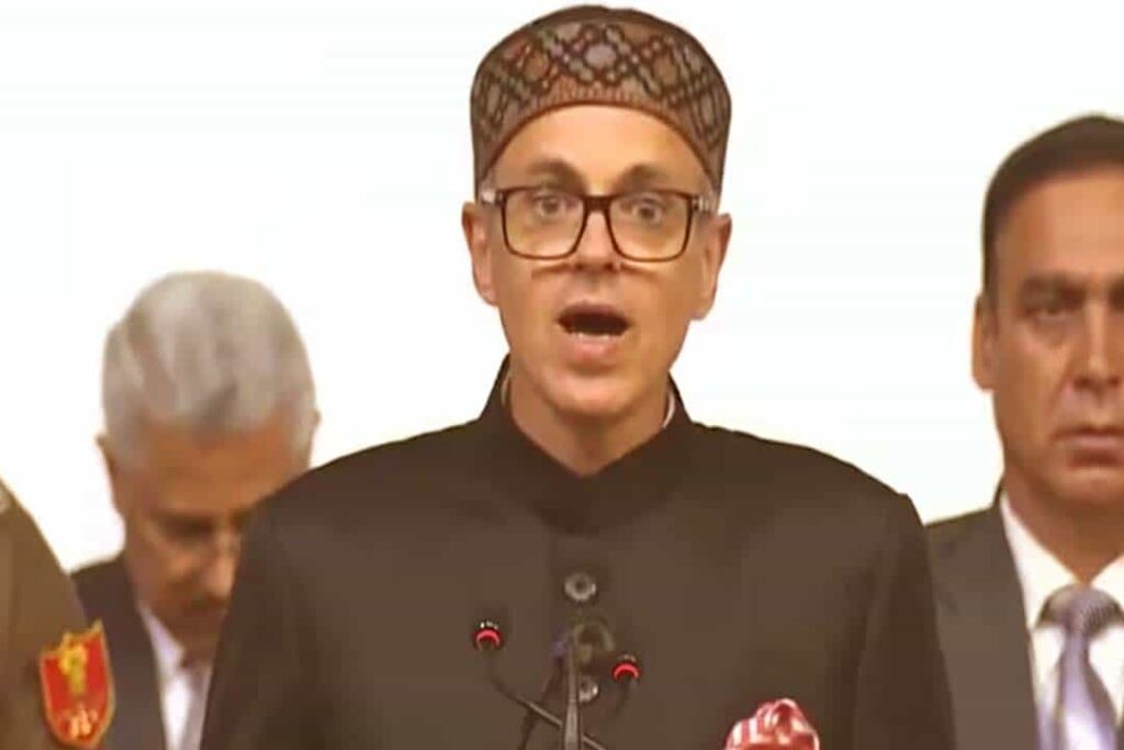 Jammu-Kashmir: उमर अब्ब्दुला ने ग्रहण की मुख्यमंत्री की शपथ, पढ़ें