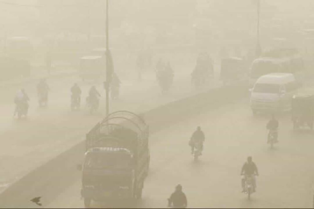 Pakistan lockdown Lahore and Multan: पंजाब के इन दो शहरों  में लगा lockdown, स्कूल ऑफिस और बाज़ार रहेगा बंद