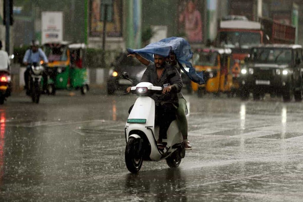 Weather Update: पंजाब में हुई भारी बारिश, मौसम विभाग ने दी ये चेतावनी