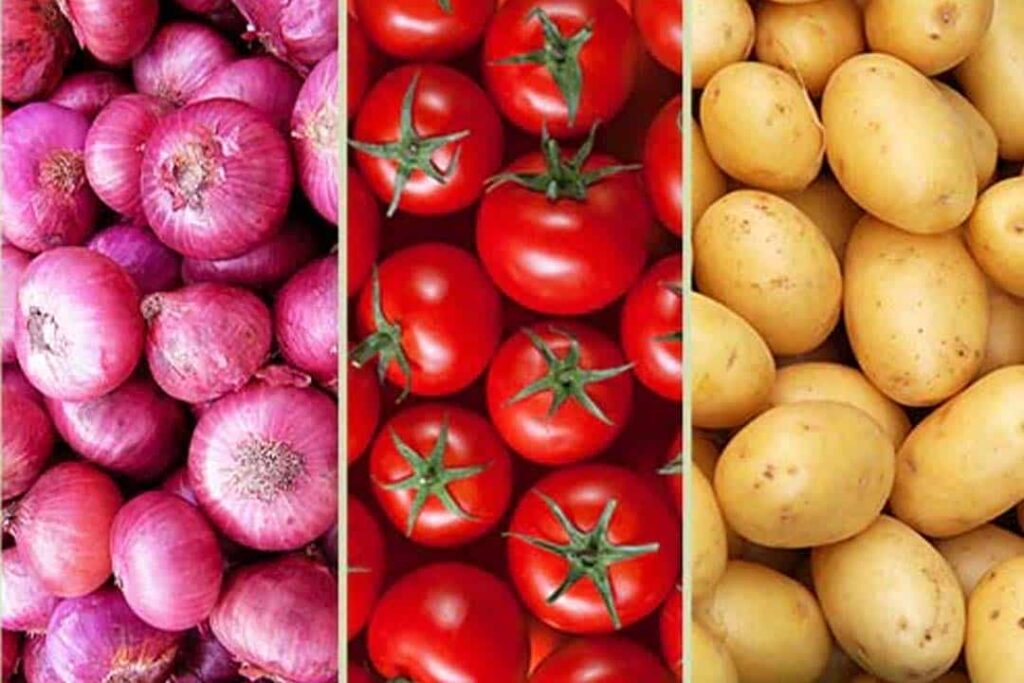 Vegetable rates high: आसमान छूने लगे आलू, प्याज, टमाटर के दाम, जनता परेशान, जानें Rate