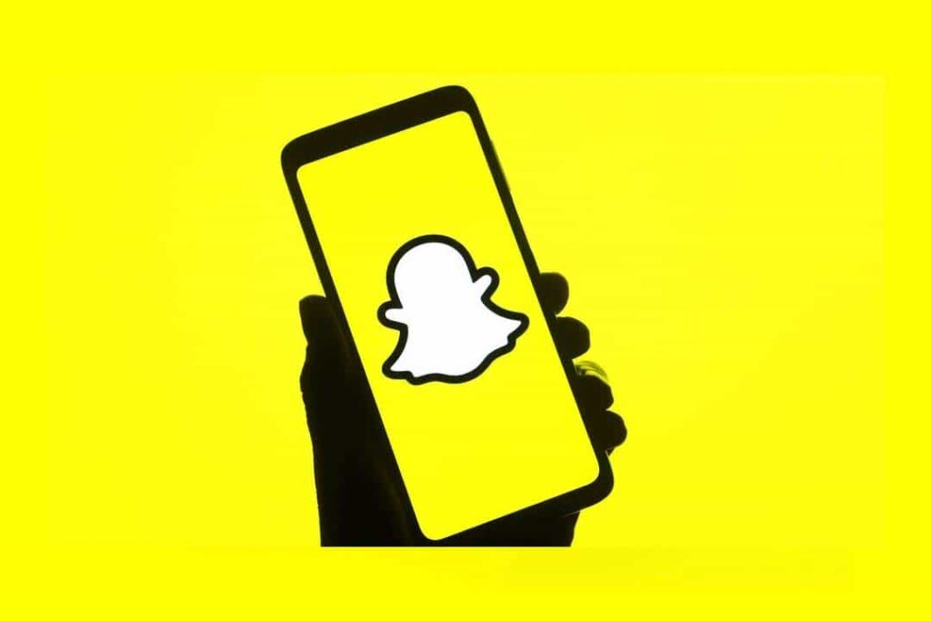 Blackmail on Snapchat: Snapchat पर लड़की बनके के लड़के ने भेजी Request, फिर हैक किया फ़ोन, मामला जान रह जाएंगे दंग