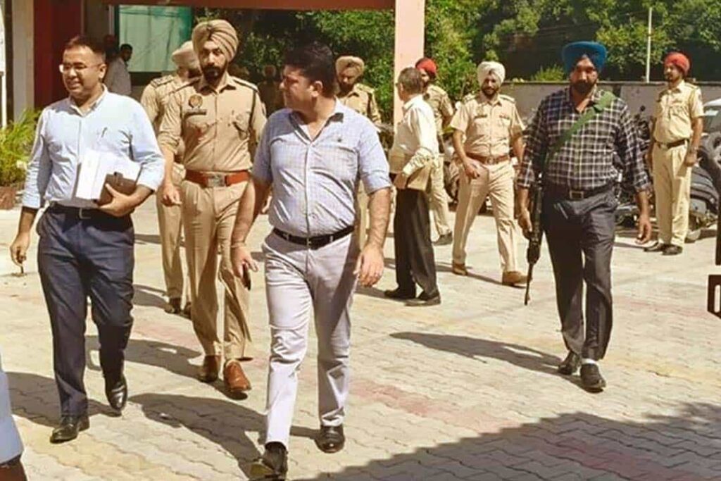 Jalandhar: पुलिस कमिश्नर Swapan Sharma ने इस थाने का किया दौरा, दिए ये आदेश