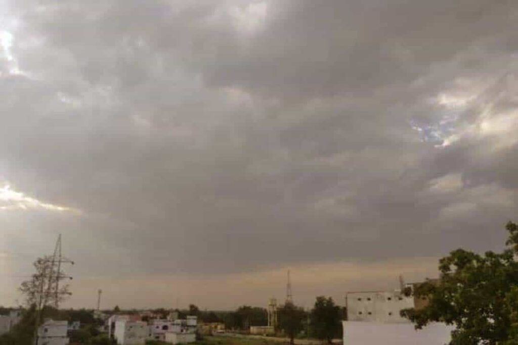 Weather Update: पंजाब में बारिश को लेकर नई Update, दिल्ली में इस दिन हो सकती है बारिश, पढ़ें