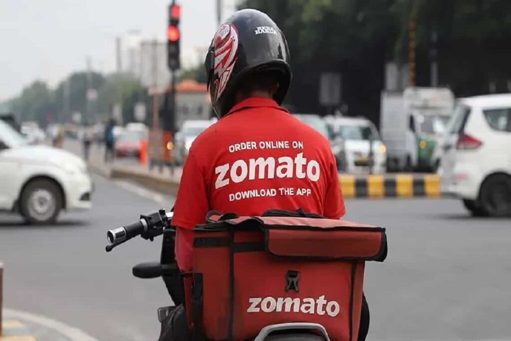 जनता को Zomato का बड़ा झटका, ऑडर के साथ इतने एक्स्ट्रा चार्जिस पड़ेगे देने