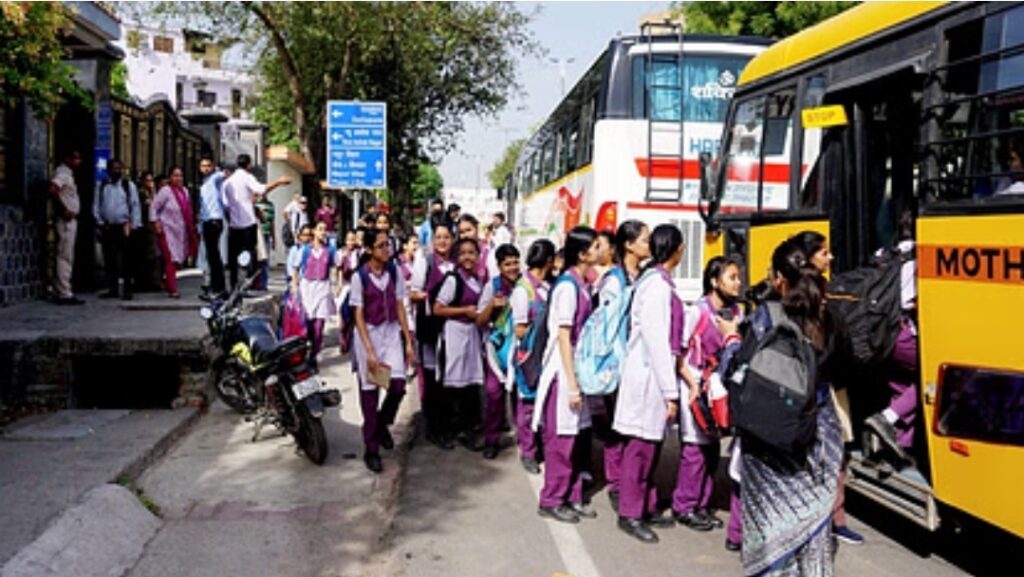 दिल्ली के छह स्कूलों को बम से उड़ाने की धमकी के बाद मचा हड़कंप, कैंपस खाली कराए 
