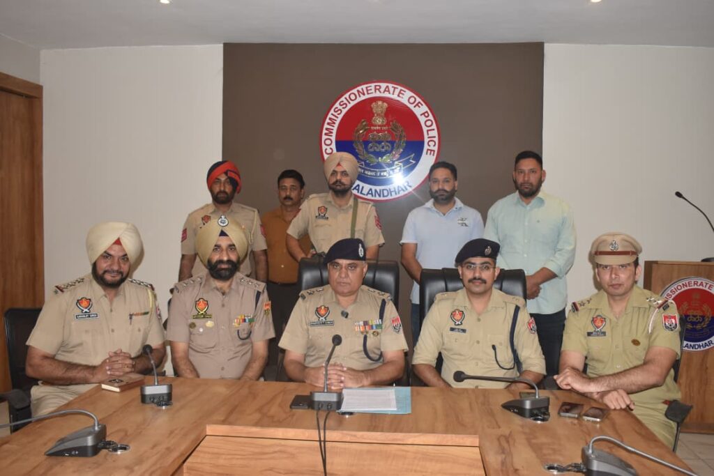 जालंधर पुलिस का बड़ा खुलासा: भार्गो कैंप में सुनार की दुकान पर हुई लूट सुलझी, तीन आरोपी गिरफ्तार; लूटा गया सोना, बाइक और कपड़े बरामद