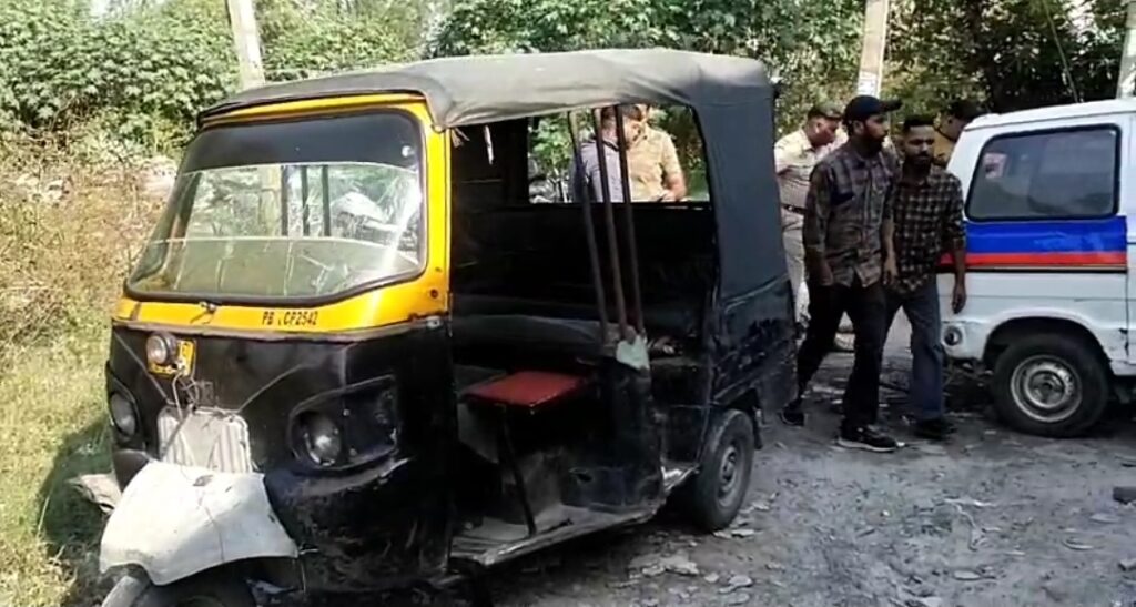 जालंधर में ऑटो से बरामद हुआ नौजवान का शव: सर्जिकल कॉम्प्लेक्स में फैली सनसनी, पुलिस जांच में जुटी