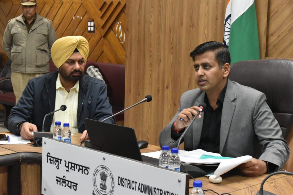 चुनाव वाले गांवों में 14 दिसंबर को शराब के ठेके दुकानें रहेंगे बंद, 48 घंटे पहले पब्लिक मीटिंग करने पर पाबंदी; बाहरी लोगों को पोलिंग इलाका छोड़ने के आदेश