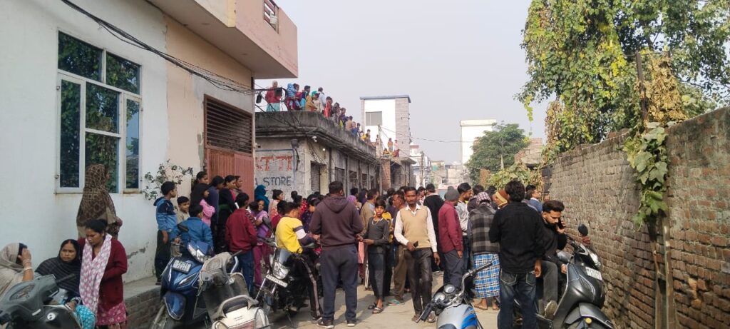 संतोखपुरा में भीषण धमाका: कबाड़ गोदाम में ब्लास्ट से एक की मौत, दो गंभीर घायल