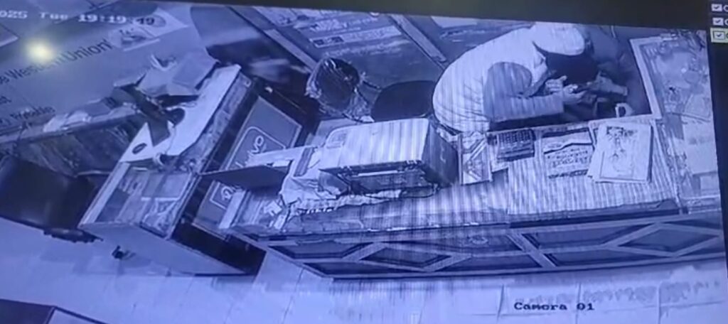 माहिलपुर में पिस्तौल की नोक पर 5 लाख की लूट, बाजार में रोष; बुधवार को गढ़शंकर बंद